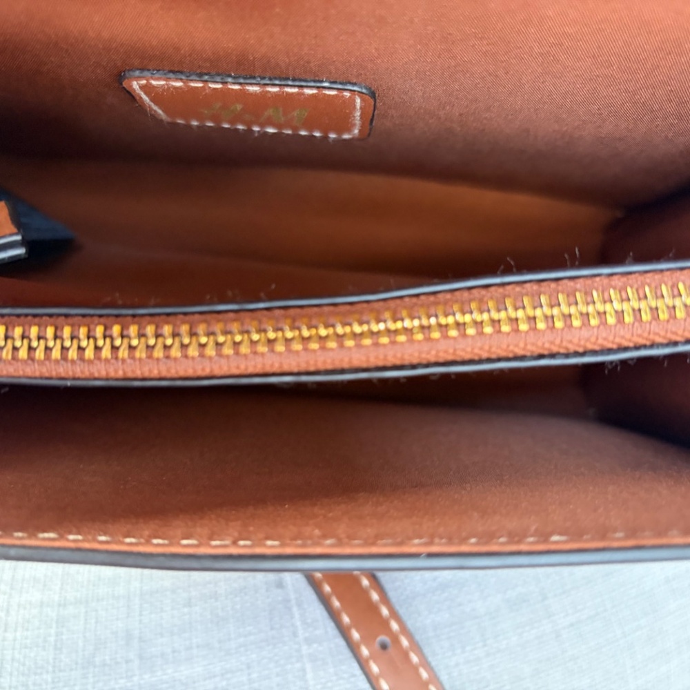 H&M Structured Tan Crossbody Bag with Gold Hardware - Picture 8 of 8